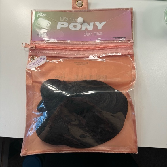 INH Jordynn pony extension black-brown - Picture 4 of 4